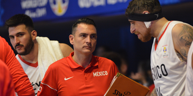 Sergio Molina comparte su experiencia con la Selección Nacional