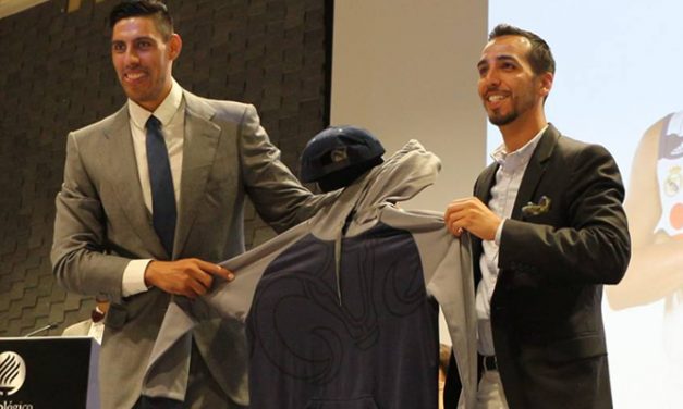 Gustavo Ayón entregó uniformes a los equipos representativos del ITESM Hidalgo