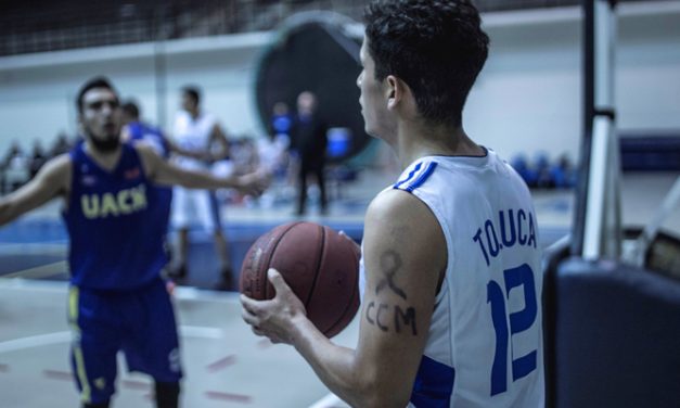 Noche completamente azul para el Tec Toluca