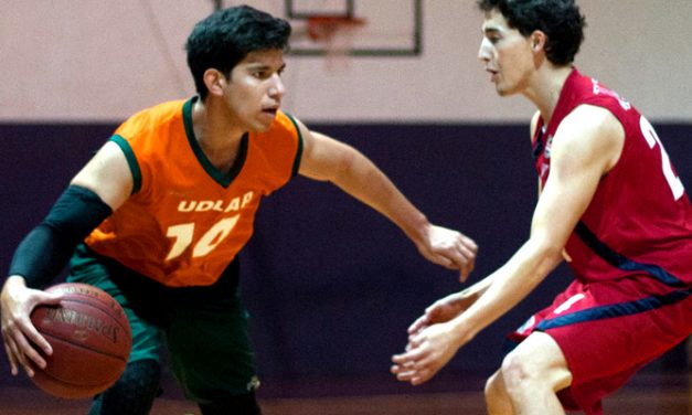 Sufrida victoria de los Aztecas UDLAP sobre la UP México