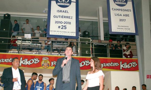 Israel Gutiérrez recibe homenaje en el Tec Hidalgo