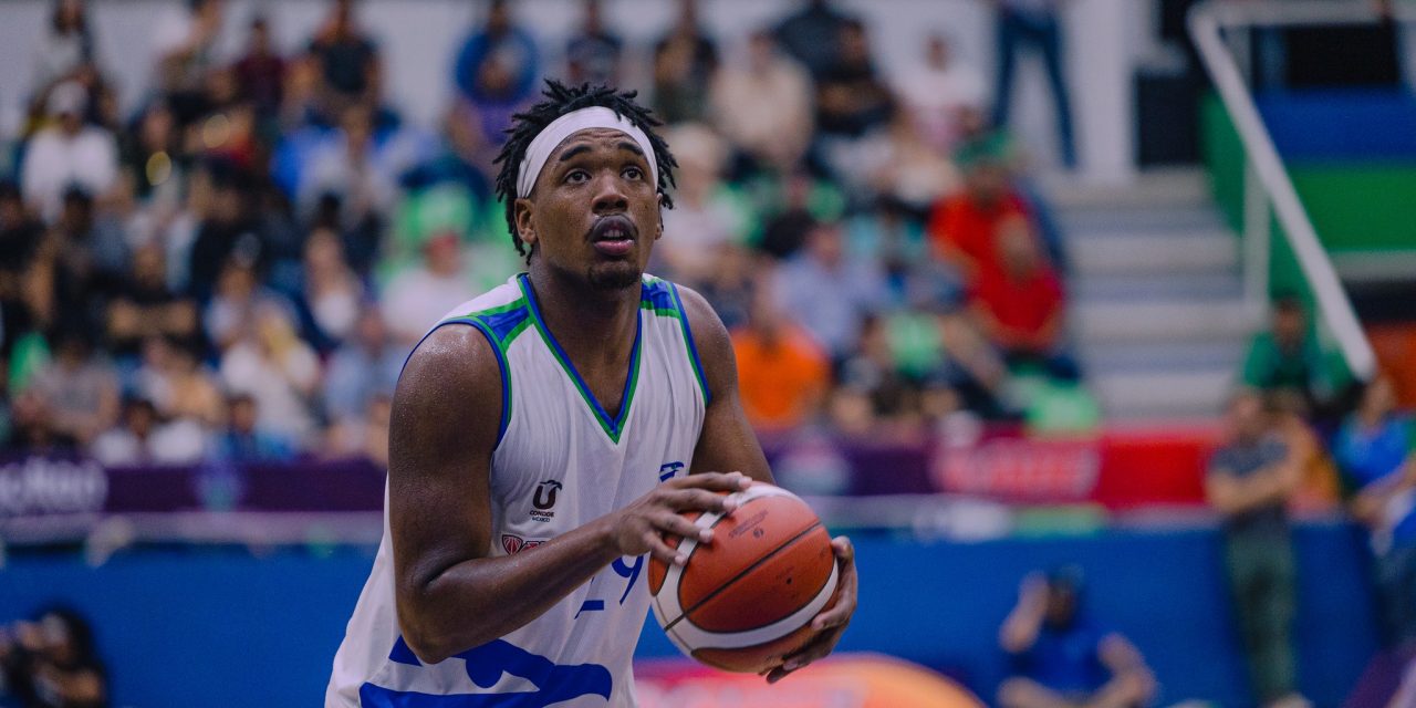 Halcones UV avanzan invictos a las semifinales