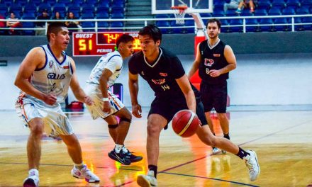 Emiliano Sánchez y Alexis Maldonado brillaron con doble-doble en un duelo de alta intensidad