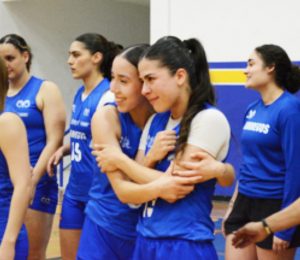 El equipo de Sandra Rodales remontó para llevarse el triunfo en el Luis E. Todd